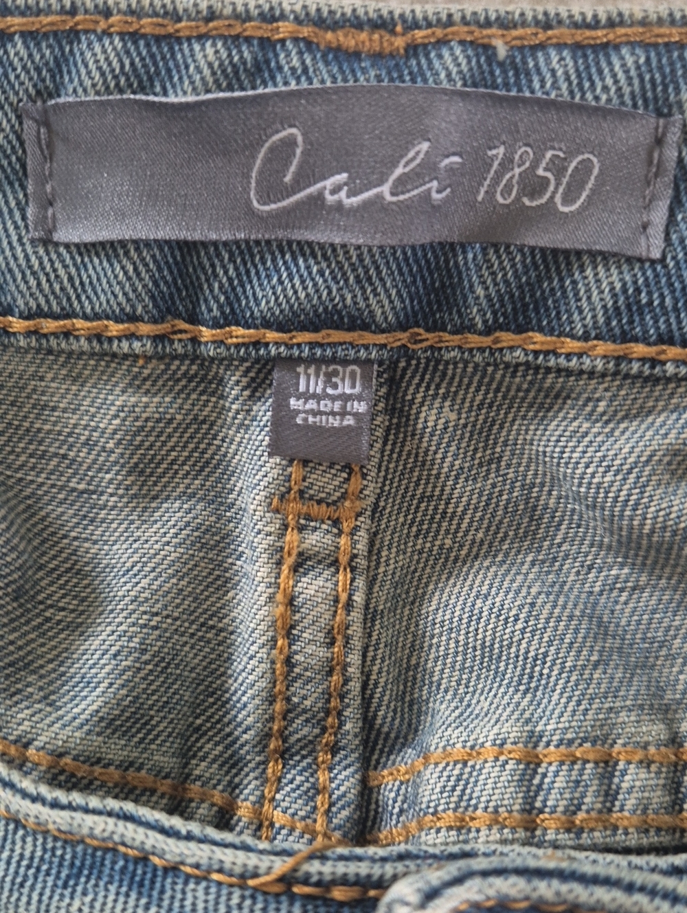 Cali1850 Low Rise Striped Baggy Jeans - Tinted Dark WashSize 11/30 - Picture 9 of 12